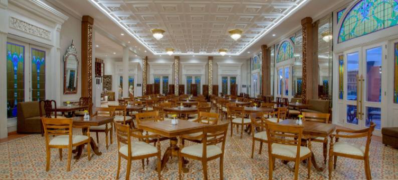 梭罗华美达套房酒店(Ramada Suites by Wyndham Solo)图片