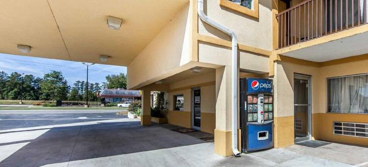 卡尔霍恩I-75及US-41温德姆戴斯酒店(Days Inn by Wyndham Calhoun GA I-75 and US-41)图片