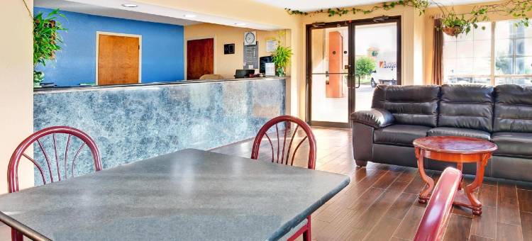 特勒尔温德姆速8酒店(Super 8 by Wyndham Terrell)图片