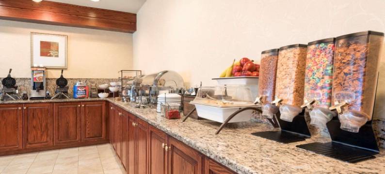 康瑟尔布拉夫斯丽怡酒店(Country Inn & Suites by Radisson, Council Bluffs, IA)图片