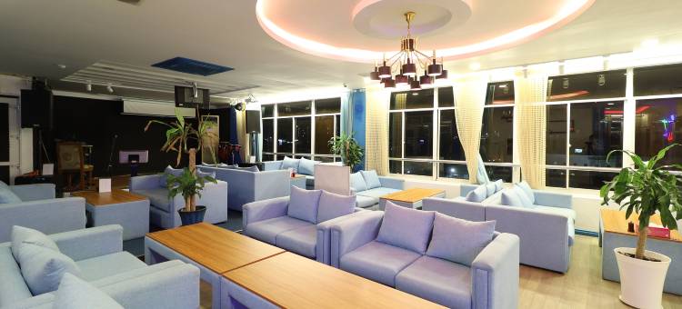 红多兹巴维西贡现代2号酒店(RedDoorz Saigon Modern 2 Hotel Ba Vi)图片
