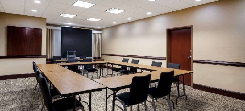 米德威-西塔拉哈西舒适套房酒店(Comfort Inn & Suites Midway - Tallahassee West)图片