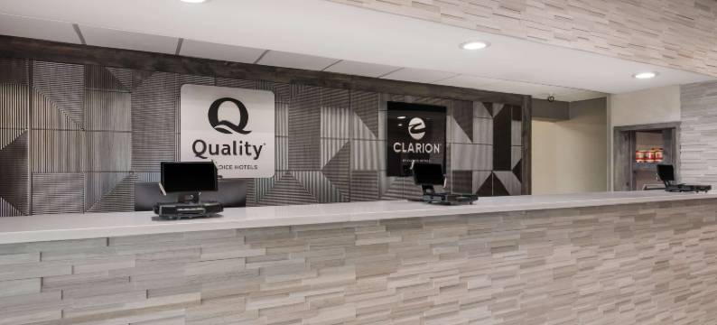 乔利埃特凯隆酒店及会议中心(Clarion Hotel & Convention Center Joliet)图片