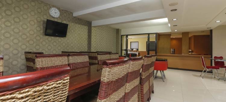 红门酒店普拉斯@望加锡格兰德波普勒酒店(Collection O Losari Near Pantai Losari Formerly Hotel Grand Populer)图片