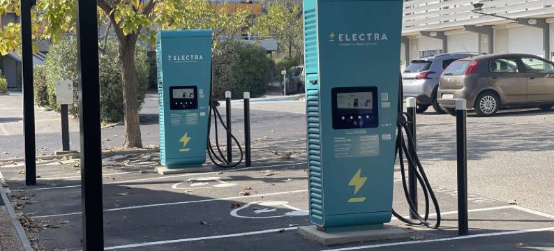 蒙彼利埃圣让德韦达 - 拉佩里埃基里亚德直营酒店(Hôtel Kyriad Direct Montpellier Saint Jean de Vedas La Peyriere)图片