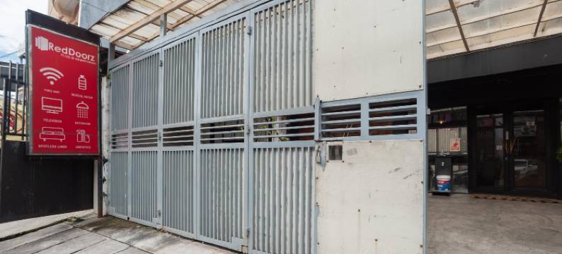 红多兹Plus酒店-科马约兰(RedDoorz Plus @ Kemayoran)图片