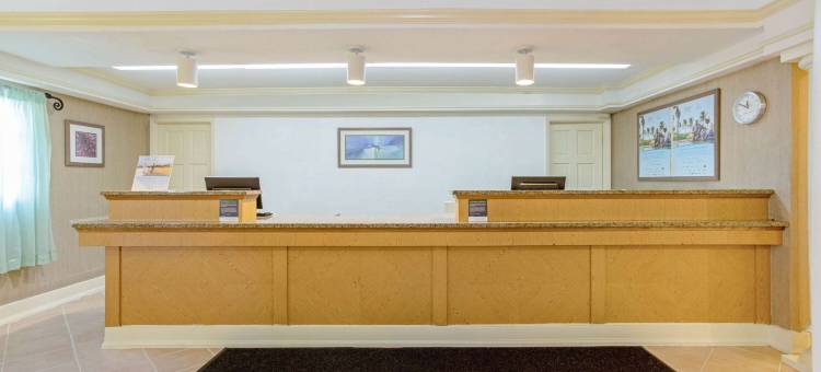 奥兰多机场西拉昆塔温德姆酒店(La Quinta Inn by Wyndham Orlando Airport West)图片