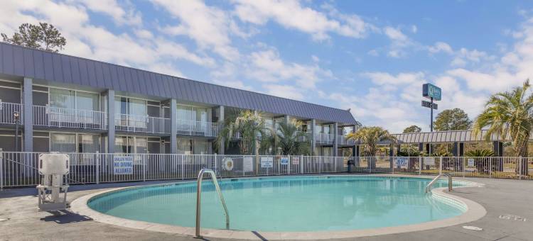 哈迪维尔凯艺套房酒店-萨凡纳北(Quality Inn & Suites Hardeeville - Savannah North)图片