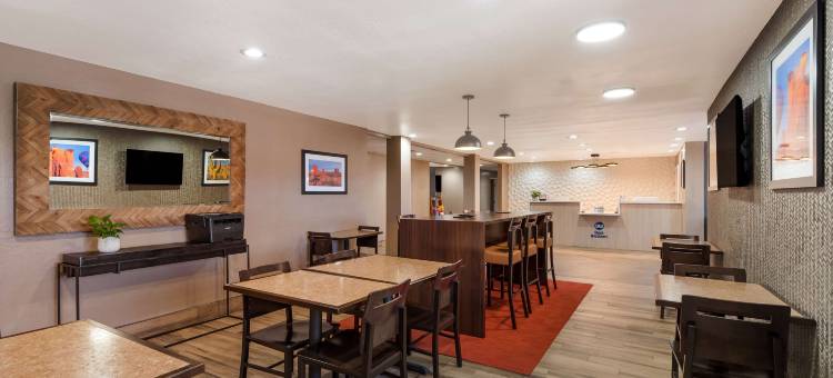 贝斯特韦斯特贝尔蒙特影山酒店(Best Western Bellemont Shadow Mountain Inn)图片