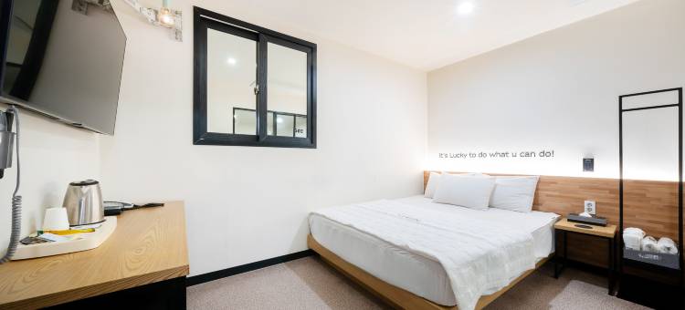 Jinju Hotel Chemi图片