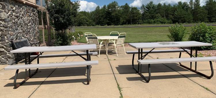 布莱克里弗福尔斯美吟温德姆酒店(AmericInn by Wyndham Black River Falls I-94 on ATV Trail)图片