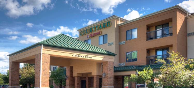 特拉弗斯城万豪万怡酒店(Courtyard Traverse City)图片