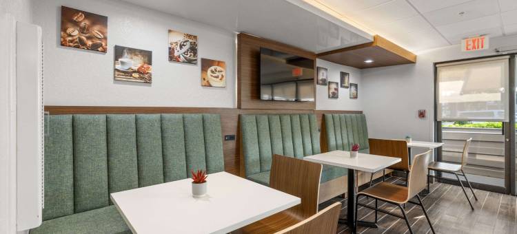 克拉丽奥点湖兰I-4(Clarion Pointe Lakeland I-4)图片