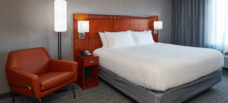 梅德福机场万怡酒店(Courtyard Medford Airport)图片