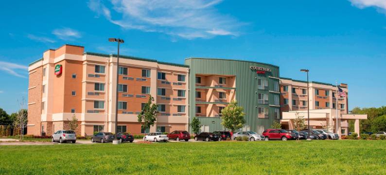 密尔沃基机场万怡酒店(Courtyard Milwaukee Airport)图片