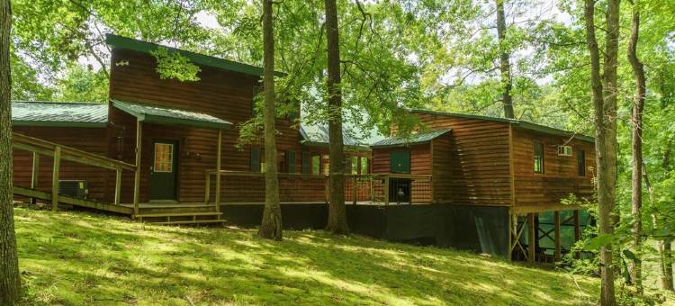 HotTub! FirePit, Private 2.5 acre Pond, 2 Kayaks! GameRoom! Slps12+图片