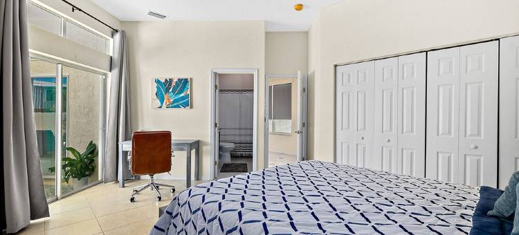 Luxury Courtyard Home w/ Heated Pool/Spa & In-law Suite, 2 Min Walk to Beach!图片