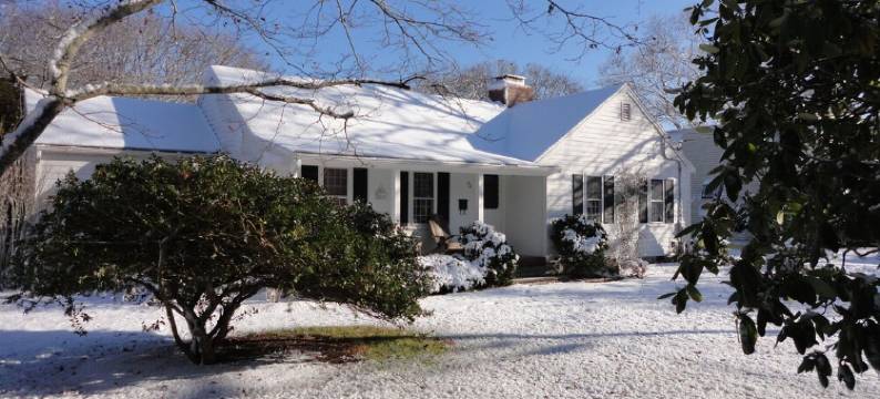 Private Beach on Nantucket Sound - Walk to Beach, Town, Harbor!图片