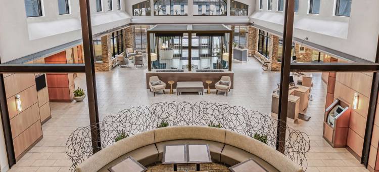 底特律都会机场希尔顿安泊酒店(Embassy Suites by Hilton Detroit Metro Airport)图片