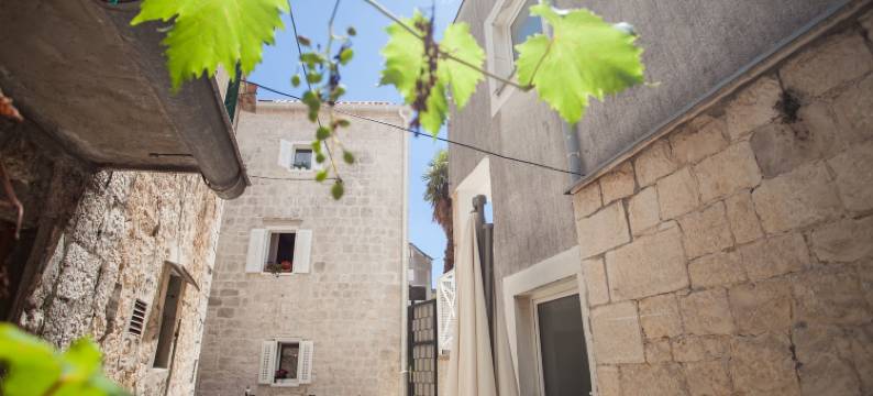 露西亚联排别墅酒店(Townhouse Lucia)图片