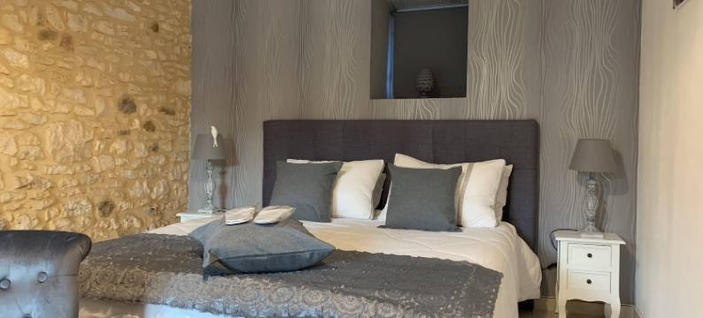 森林中的母鹿(La Biche au Bois)图片