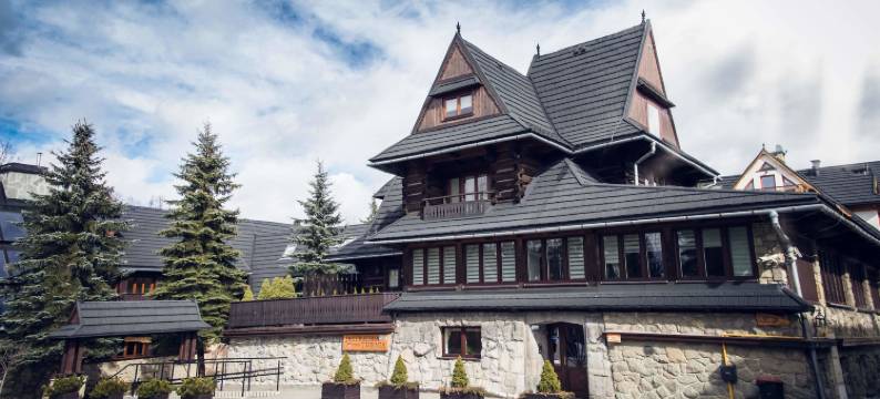 亚斯琴比亚图尔尼亚酒店(Pensjonat Jastrzębia Turnia)图片