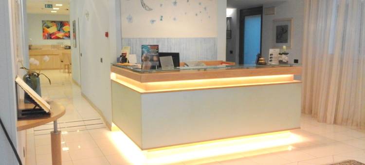 起亚鲁纳酒店(Hotel Chiaraluna)图片