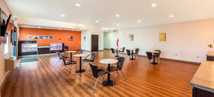 德克萨斯乔丹顿 6 号汽车旅馆(Motel 6 Jourdanton, TX)图片