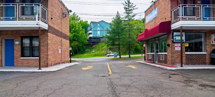 纽约埃姆斯福尔德白原 6 号汽车旅馆(Motel 6 Elmsford, NY - White Plains)图片