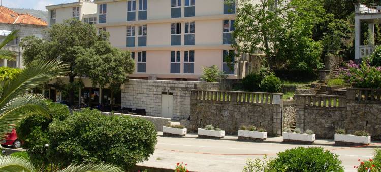 科莫多酒店(Hotel Komodor)图片