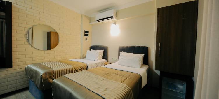 红绿(Red Green Hotel)图片