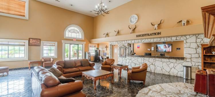 比维尔温德姆戴斯套房酒店(Days Inn & Suites by Wyndham Beeville)图片