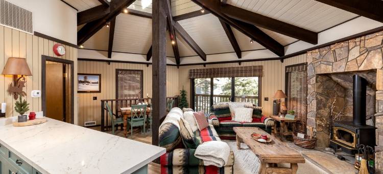 Cozy Chalet - Fireplace, BBQ, Steps to Snow Summit图片