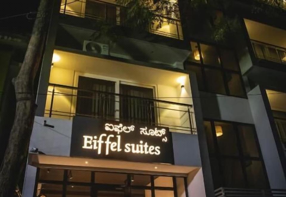 Eiffel SuiteHotel Overview