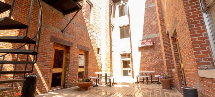 赫尔格森普雷斯套房酒店(Helgeson Place Hotel & Suites)图片