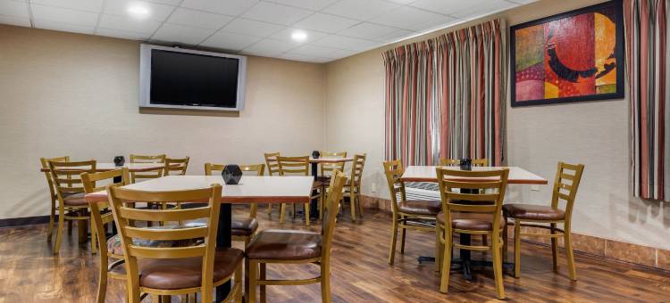 密尔沃基机场伊克诺旅馆(Econo Lodge Milwaukee Airport)图片