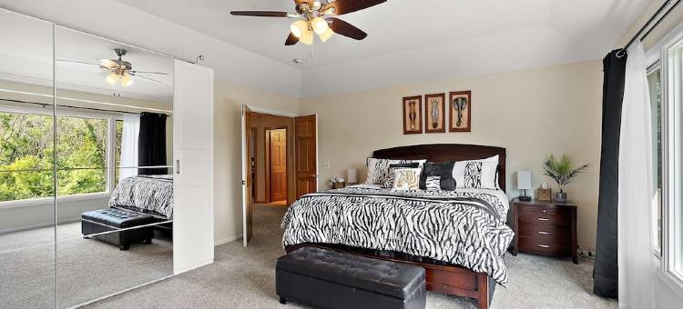 Lux Retreat 5 Acres- Pool/Hot Tub/Tiki Bar/Fire Pit/Game Room- Great for Groups!图片