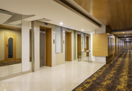 Radisson Blu Hotel Pune Kharadi Hotel Overview