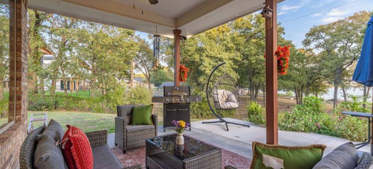 Cozy Lakefront Serenity-Dock & Boatlift, Firepit & Fish图片
