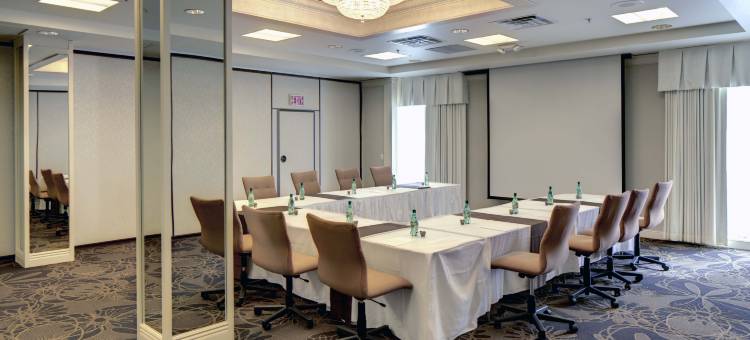 密尔沃基市区希尔顿逸林酒店(DoubleTree by Hilton Hotel Milwaukee Downtown)图片