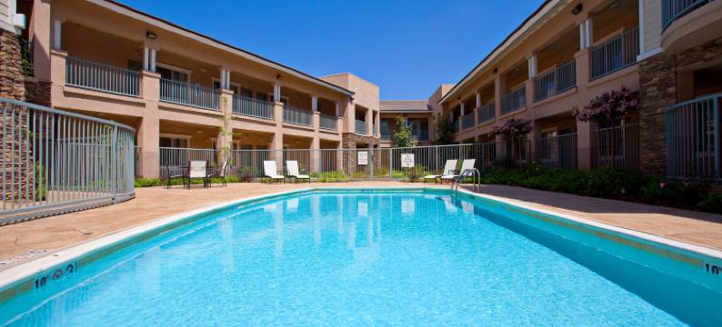 智选假日套房酒店圣迪马斯(Holiday Inn Express & Suites SAN DIMAS by IHG)图片