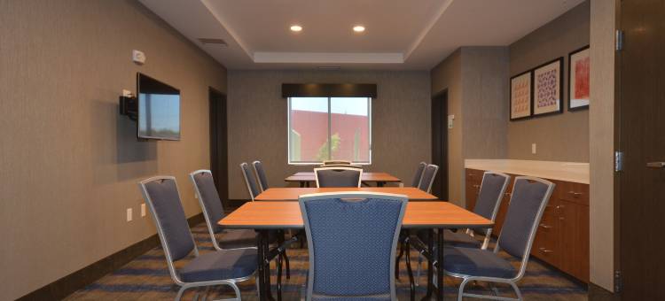 智选假日套房酒店俄克拉何马城(Holiday Inn Express & Suites Oklahoma City Mid - Arpt Area)图片