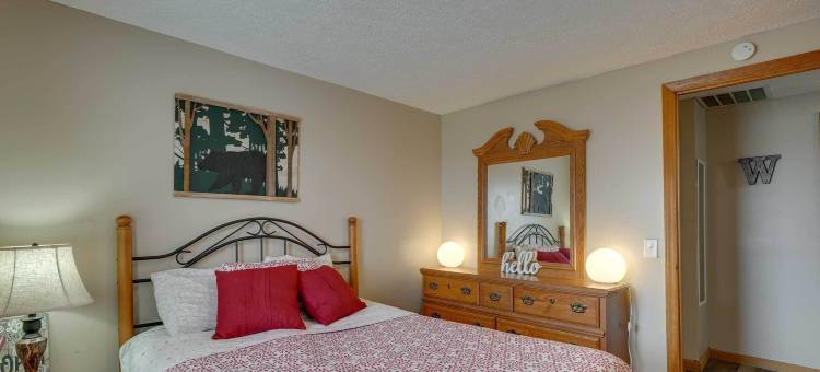 '雪中小屋' 舒适的Winterplace滑雪度假小屋(Snowed Inn Cozy Winterplace Ski-InandSki-Out Cabin)图片