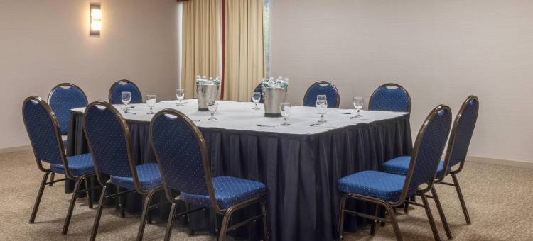 长岛哈帕克丽筠酒店(Radisson Hotel Hauppauge-Long Island)图片