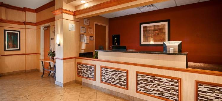 浮筒海滩贝斯特韦斯特优质酒店(Best Western Plus Pontoon Beach)图片