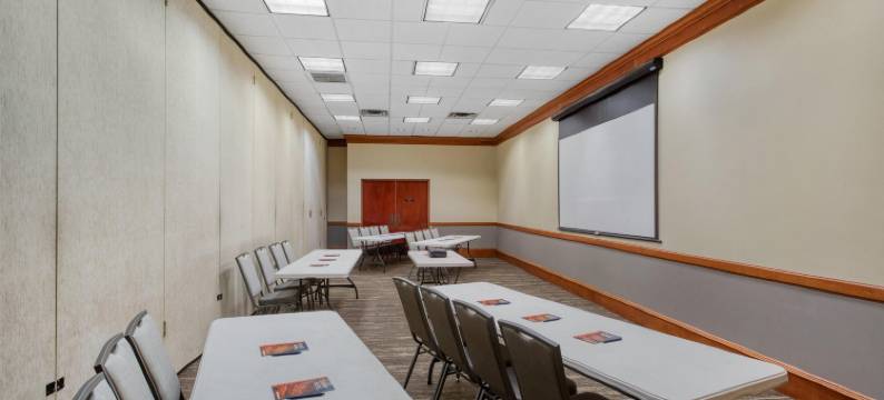 布莱斯华美达酒店(SureStay Plus Hotel by Best Western Price)图片