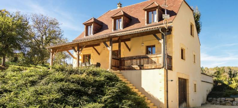 Poolside Luxury Villa in Montignac图片