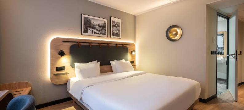 巴黎西苏雷内斯桥康铂酒店(Campanile PRIME - Suresnes - La Défense)图片