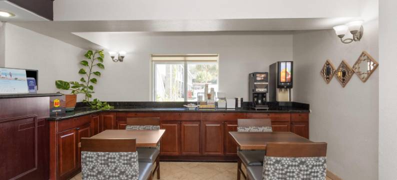 戴尼亚-劳德代尔堡机场温德姆速8酒店(Super 8 by Wyndham Dania/Fort Lauderdale Arpt)图片