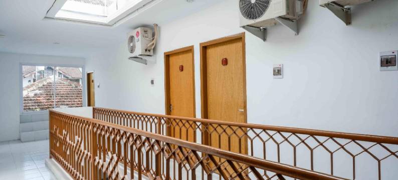 红多兹酒店-近GOR UNY(RedDoorz Near Gor Uny)图片